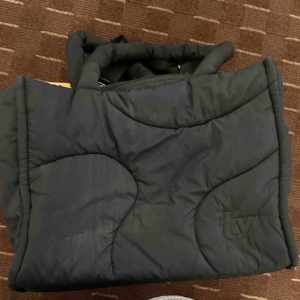 Thirty Years Drift Tote-Black